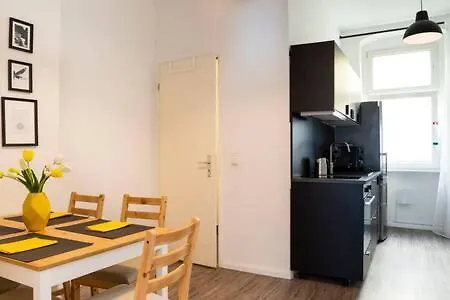 Cosy Apartment Plus Self Checkin Plus Free Street Parking-3