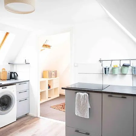 Appartment im DG Berlin / 5 min zur Messe-3