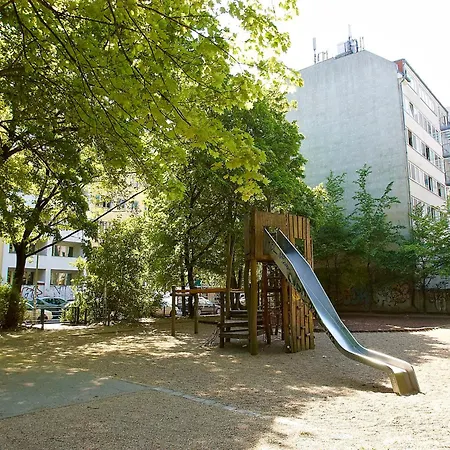 Apartmenthouse Berlin - Am Görlitzer Park-3