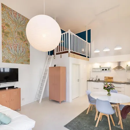 Great 1-Room Loft-3