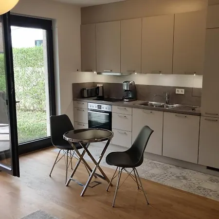LUXI luxuriöses Appartement mit Terrasse und Garten mitten in Berlin-3