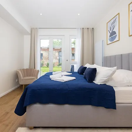 120Sqm & 5-Room Luxury Apartment With 2 Bathrooms-3