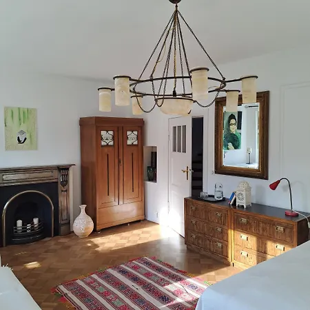 Spacious Room In Tempelhof Park Area-3