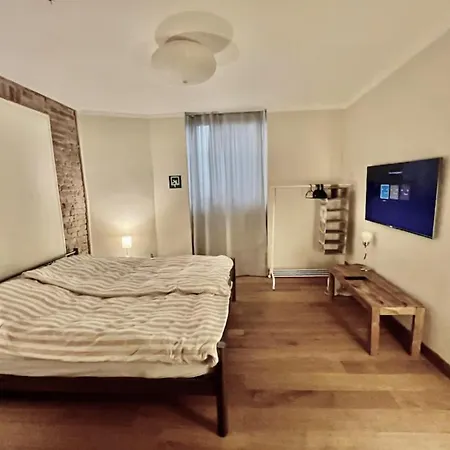 FeWo im Nollendorfkiez, 2 Zimmer, Küche, Bad,-2