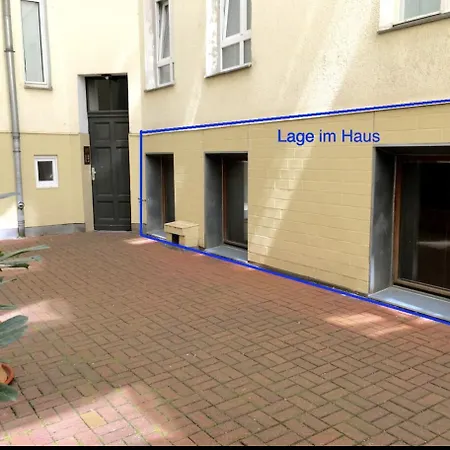 FeWo im Nollendorfkiez, 2 Zimmer, Küche, Bad,-3