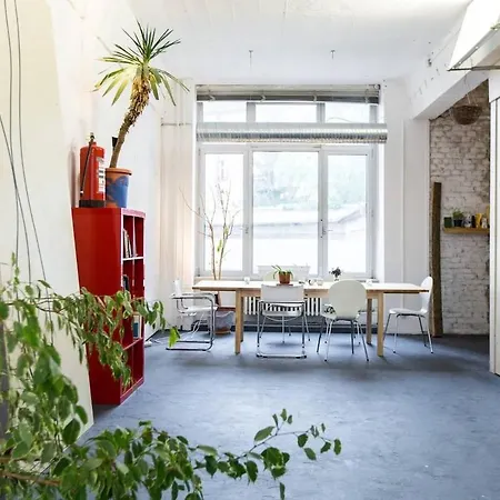200 qm LOFT am Fluss für Freunde und Familien !-2
