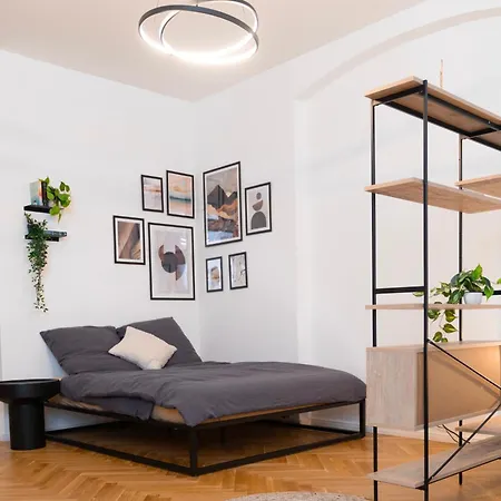 Apartment Near Ku'Damm-3