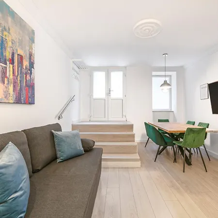 The Lachmann Group Apartment, 2Br, One Living Room, 2 Bathrooms, Family Friendly, 4 - 7 Guests-2