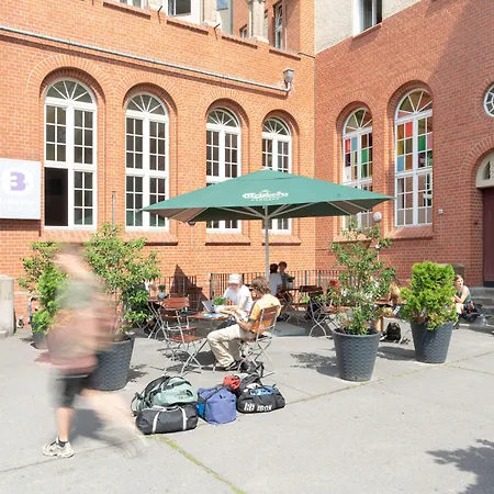 Three Little Pigs Hostel - Your Berlin Castle-2