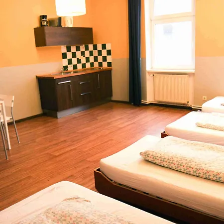 Sunflower Hostel Berlin-3