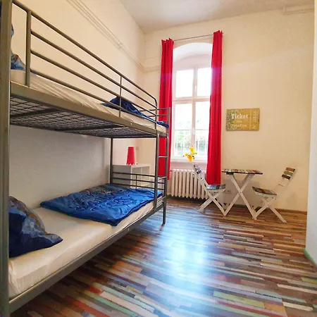 Hostel 199-3