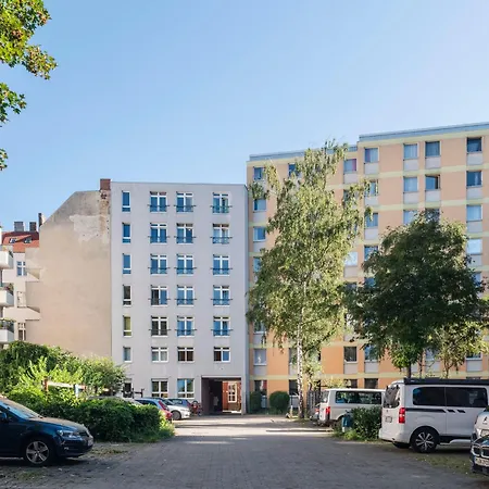 Studio Apartment Berlin Mitte 26m2 - U-Bahn Leopoldplatz by Rooms Berlin-3