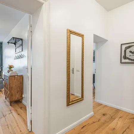 The Rheinsberger Mitte, 80M2, 2Br & Living Room, Downtown Location, Sleeps 6-2