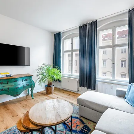 The Rheinsberger Mitte, 80M2, 2Br & Living Room, Downtown Location, Sleeps 6-3