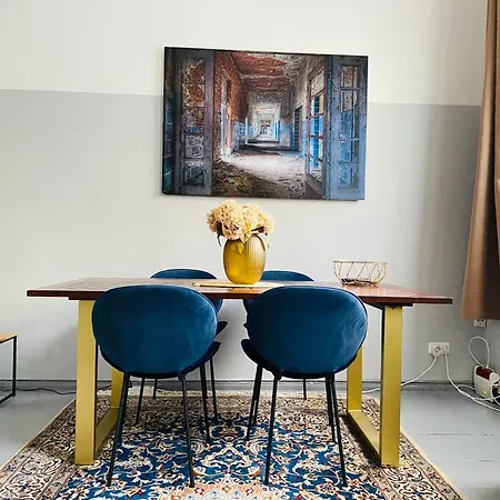 Gemütliche 2-Zimmer Wohnung mit kleinen Bad-3