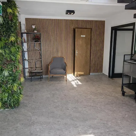 Hotel B1-3