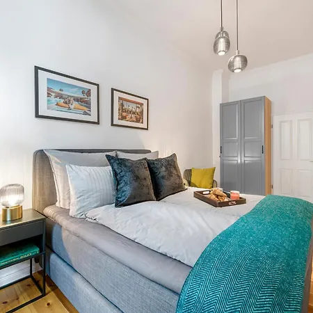 The Uckermuender - Group Flat in Central Berlin, Family-Friendly, 2BR, 2- 4 Guests-3