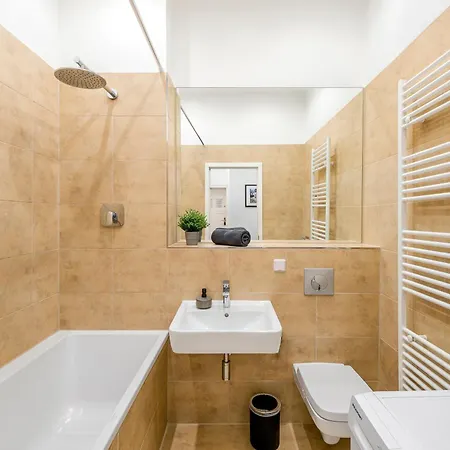 The Uckermuender - Group Flat in Central Berlin, Family-Friendly, 2BR, 2- 4 Guests-2