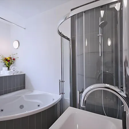 Elegante Altbauwohnung (CB1)-2