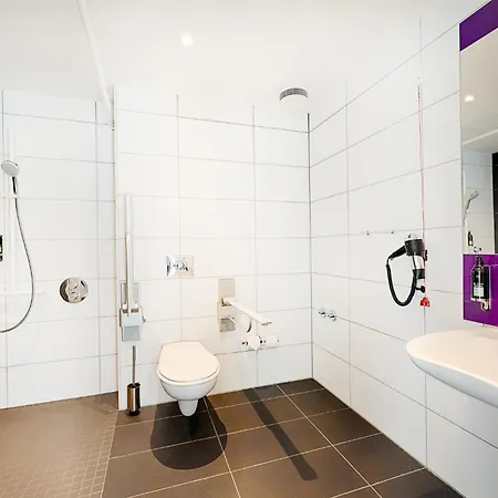 Premier Inn Berlin Alexanderplatz-3