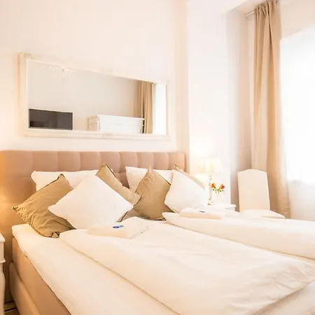 Fritz By Rockchair Apartments L Superhost Status L 3 Bedrooms Boxspringbeds 2 Bathrooms 2 Kitchen - Cozy Family & Business Flair Welcomes You!-2