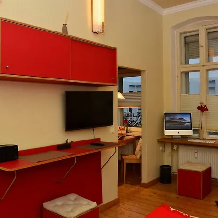 Zentral Gelegen - Stilvolles Appartment In Moabit-2