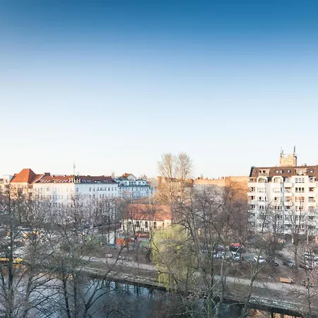 The Maybach - Rooftop Living Xberg, 1Br, 1 Living Room, Group & Family Friendly, 2 - 4 Guests-3