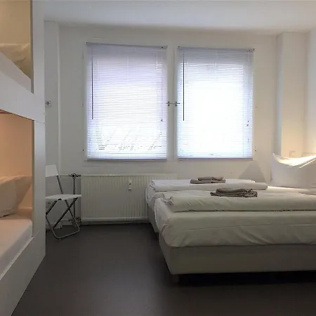 Apartment&Rooms near Brandenburg Gate-2
