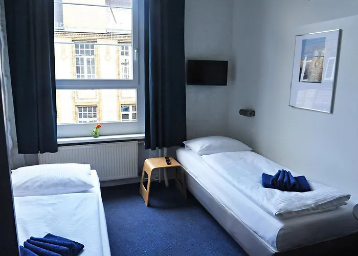 Hotel Transit