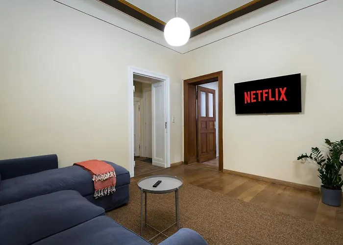 Super Zentral Super Schöner Altbau In Moabit Rostockerstraße Im Herzen Von Für Bis Zu 6 Personen