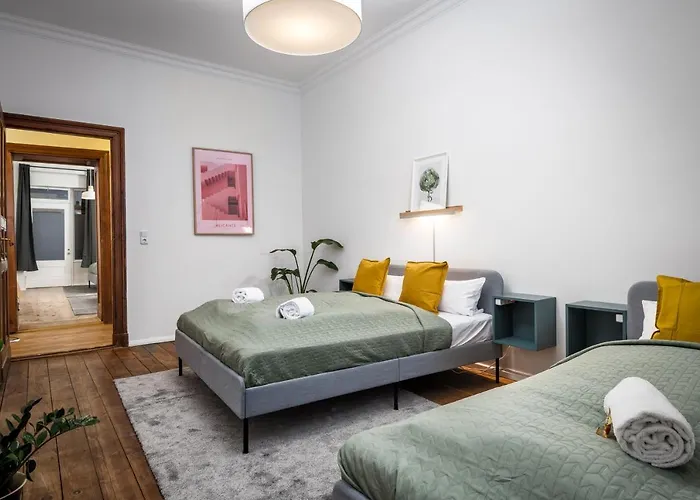 Super Zentral super schöner Altbau in Moabit Rostockerstraße im Herzen von Berlin für bis zu 6 Personen
