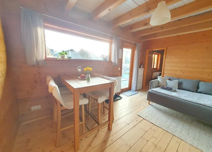 Helle Und Idyllische 2 Zimmer Wohnung Am Rande Von