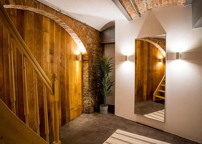 Spacious Apartment In Berlin Mitte For 6