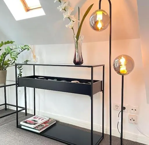 Appartment im DG Berlin / 5 min zur Messe