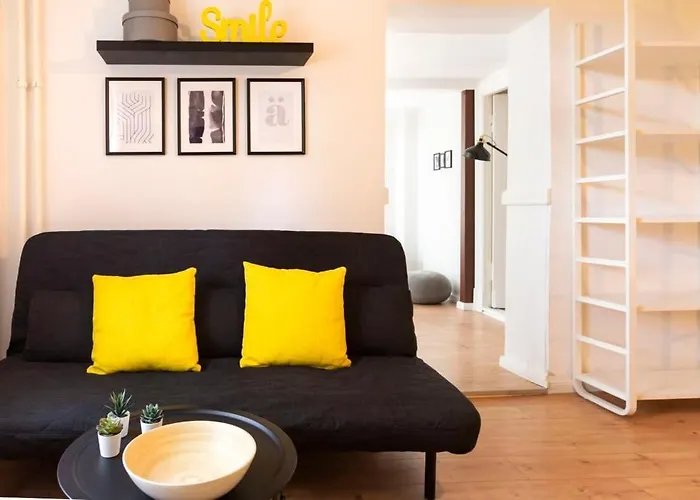 Stylish Loft Apartment Plus Selfcheckin Plus Street Parking