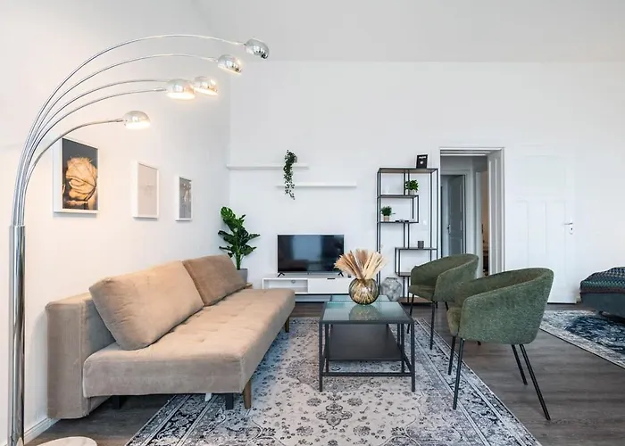 Homely - Spacious, Modern, S-Bahn Nearby, Groups & Families