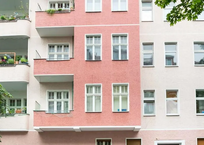 Cozy 2 room apartment next to Hermannstraße
