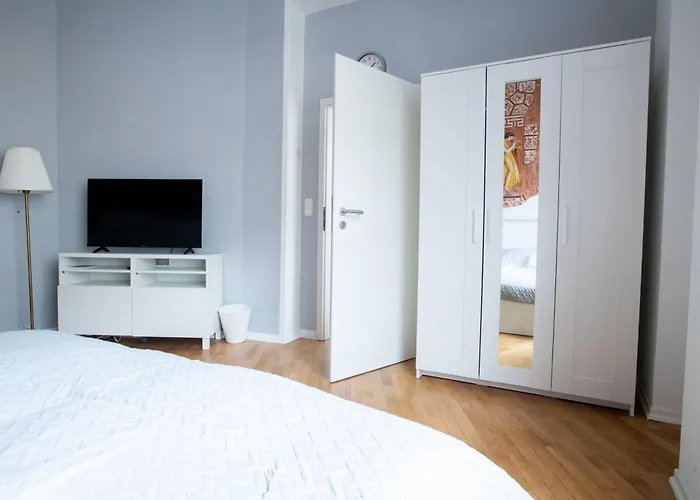 Alt-Berliner Eckkneipe - Feuchte Ecke