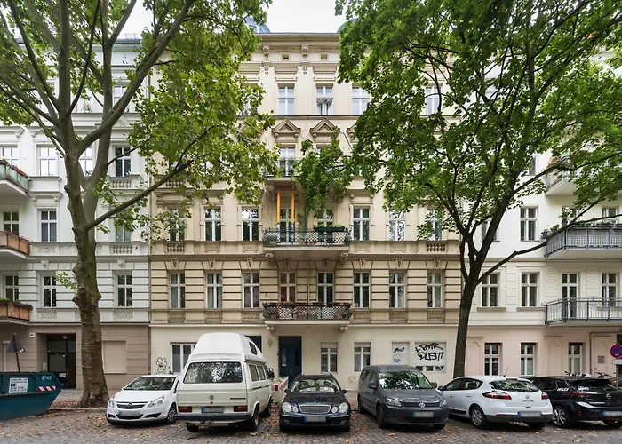The Gleditsch - Central Schoeneberg Location, 1Br, 1 Living Room, Group Friendly, Ideal For 2 - 4 Guests
