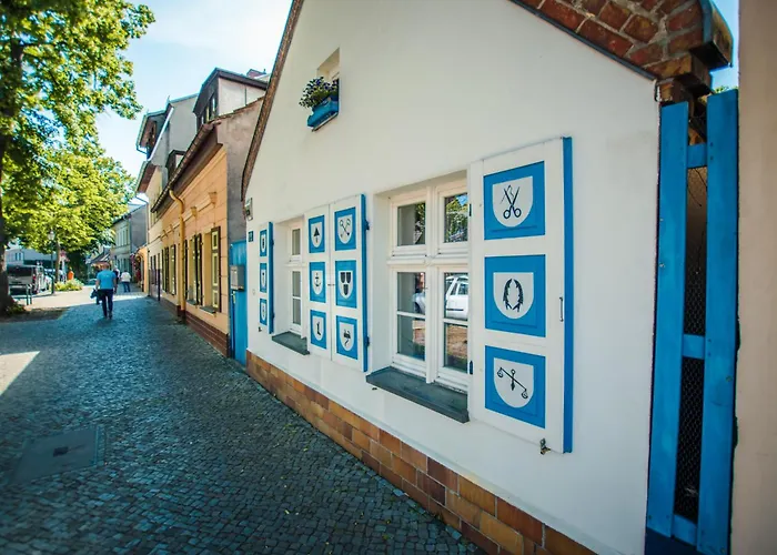 NeoHostel
