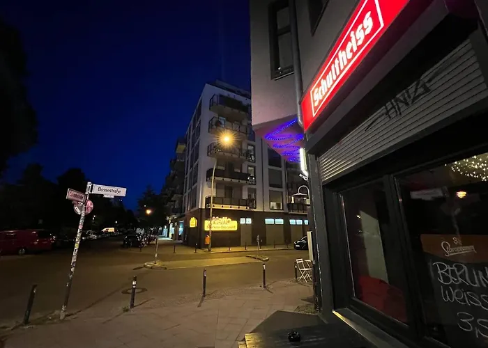 Stylish 2-Room With Balcony Next To East Side Gallery