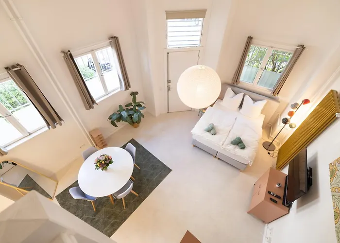 Great 1-Room Loft