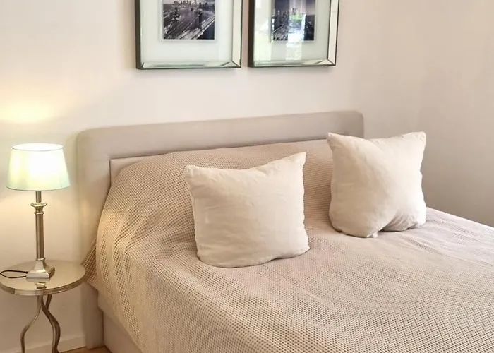 LUXI luxuriöses Appartement mit Terrasse und Garten mitten in Berlin