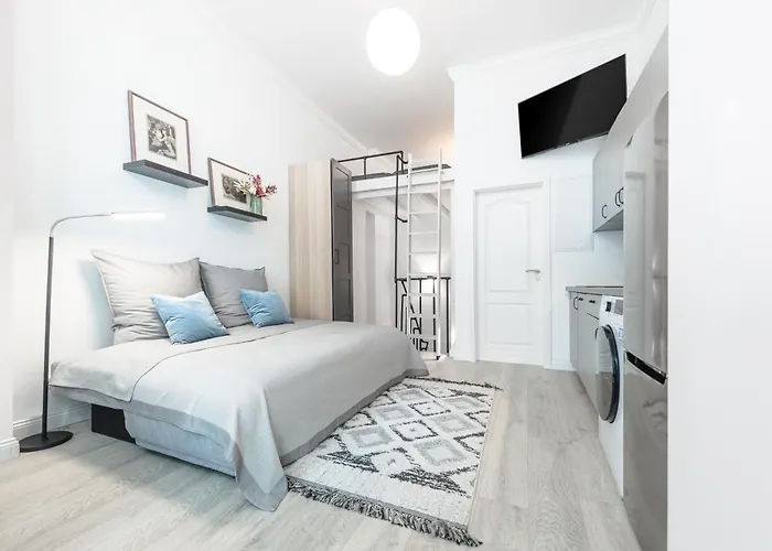 Mierendorf I, Campy Group & Family , 1Br, 1 Living Room, Ideal For 2 - 4 Guests