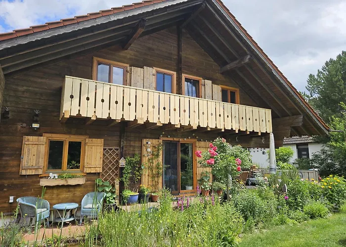 Helle Und Idyllische 2 Zimmer Wohnung Am Rande Von
