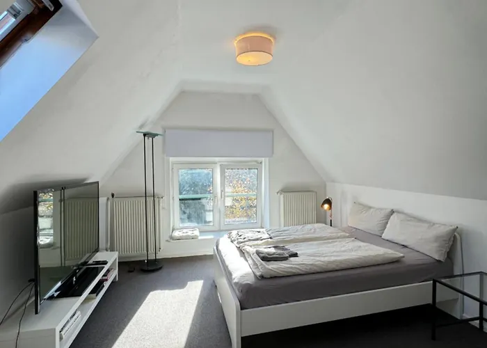 Appartment im DG Berlin / 5 min zur Messe