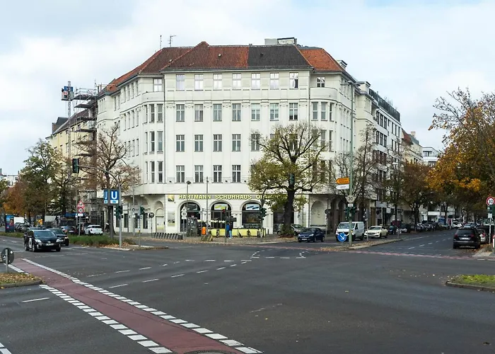 Jomi Stays, Brandenburgische Straße 16 - Wohnen beim Kurfürstendamm