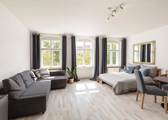 Stylisch s Berlin Mitte, Group & Family Friendly, From 2 - 8 Guests