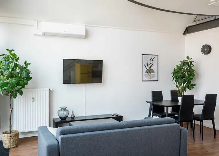 Ferienwohnung Fantastic Loft With Balcony Berlin
