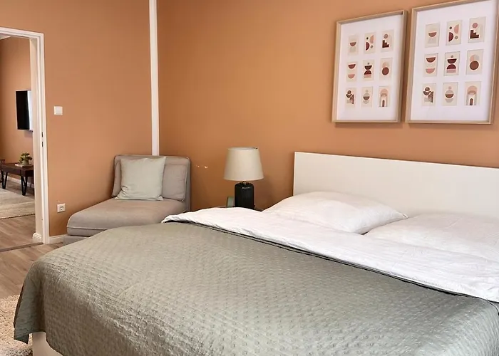 Stylish Apt in Neukölln kiez Privat Parkplatz Berlin
